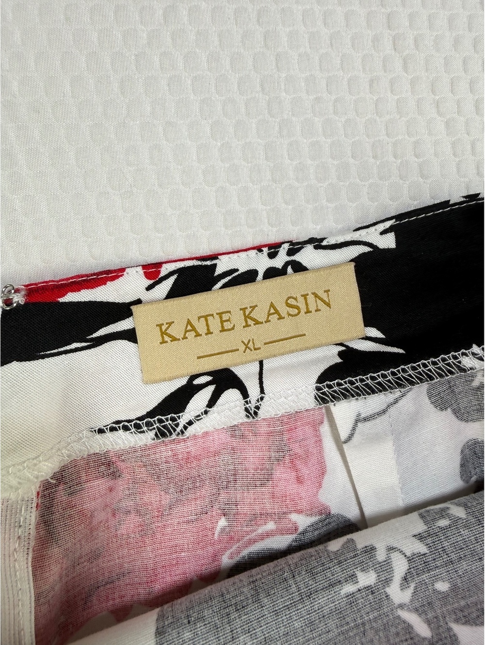 Kate Kasin Floral Pencil Skirt XL Red Black White Ruched Stretch Roses Floral - Picture 3 of 6